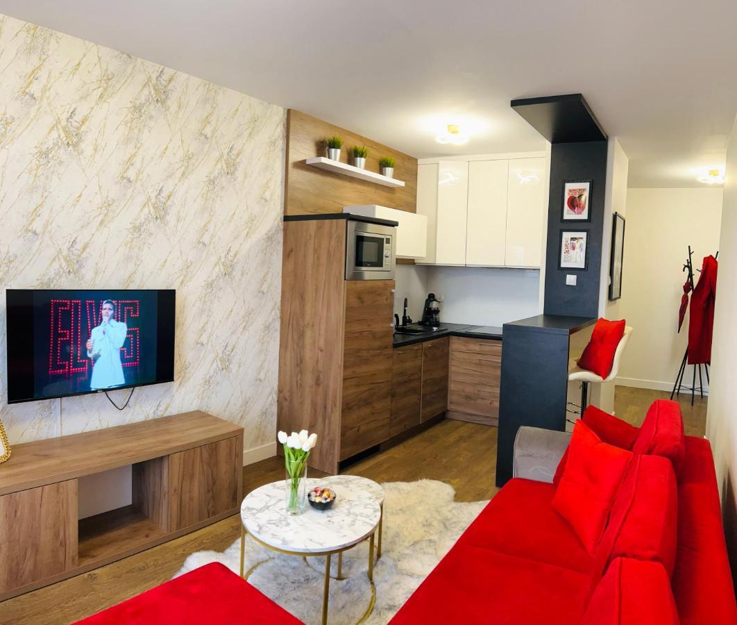 Downtown Apartments Presley Air-Conditioned Rzeszow Bagian luar foto